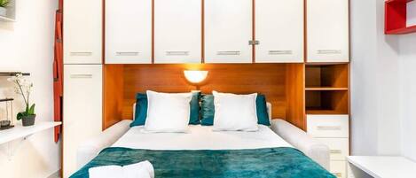 1 bedroom, iron/ironing board, free WiFi, bed sheets