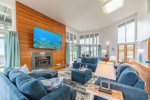 Smart TV, fireplace, table tennis