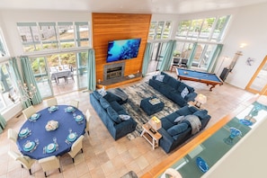 Smart TV, fireplace, table tennis