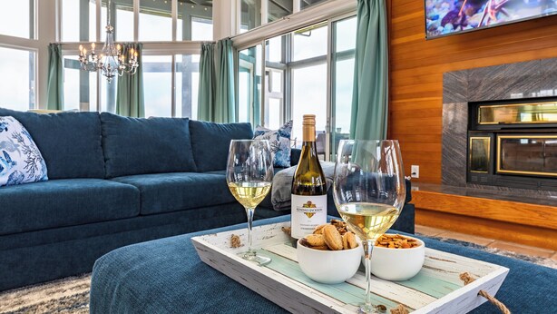 Living area - Yacht Club~NEW 5-Star~Great Views~4BR Retreat~Hot Tub~GameRoom~Dog~Summer Fun (Dillon Beach)