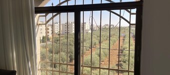 Al Bnyat Hurrya Street , 3-bedroom apartment in Amman