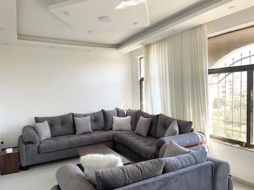 Al Bnyat Hurrya Street , 3-bedroom apartment in Amman