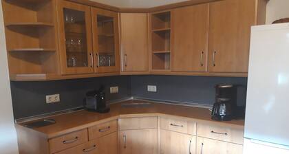 Bright, quiet apartment with 3 spacious bedrooms on the ground floor