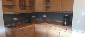 Bright, quiet apartment with 3 spacious bedrooms on the ground floor