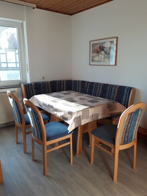 تناول الطعام