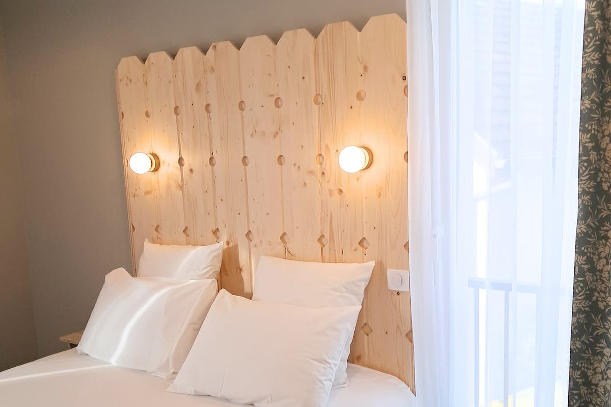 Classic Double Room, City View | Soundproofing, iron/ironing board, free WiFi