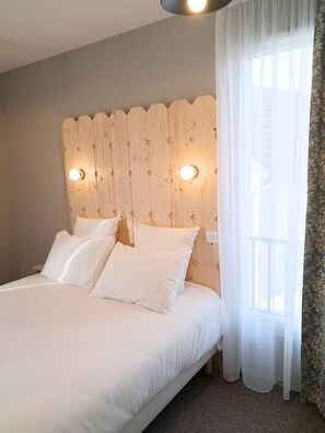 Classic Double Room, City View | Soundproofing, iron/ironing board, free WiFi - L’auberge de Cheval Blanc Brunstatt  (Brunstatt-Didenheim)