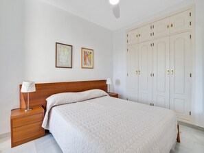 Apartment | 2 bedrooms, iron/ironing board