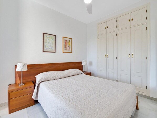 2 bedrooms, iron/ironing board