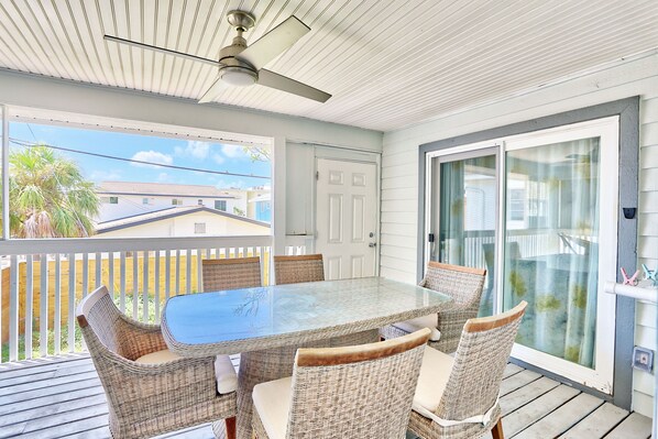Outdoor dining