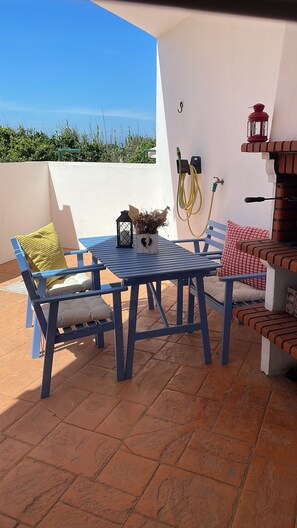 屋外ダイニングエリア