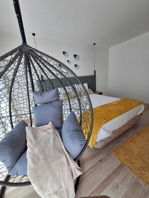 3 habitaciones, tabla de planchar con plancha, wifi y ropa de cama