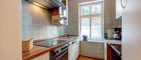 Fridge, microwave, dishwasher, coffee/tea maker