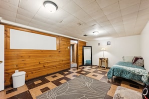 House, 5 Bedrooms | Interior