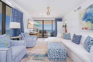 Living area - Romar Place 701 3 Bedroom Condo (Orange Beach)