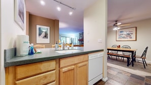 Condo, 1 habitación | Interior