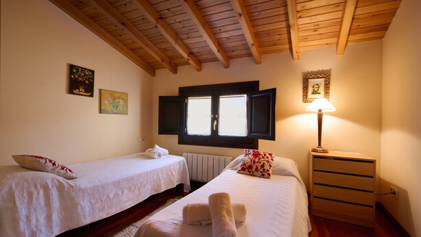 3 bedrooms, bed sheets - Wine Escape by Fidalsa (Villabuena de Alava)