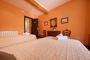 3 bedrooms, bed sheets