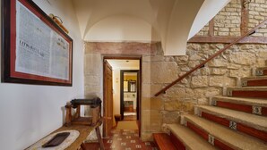 Interior detail - Wine Escape by Fidalsa (Villabuena de Alava)