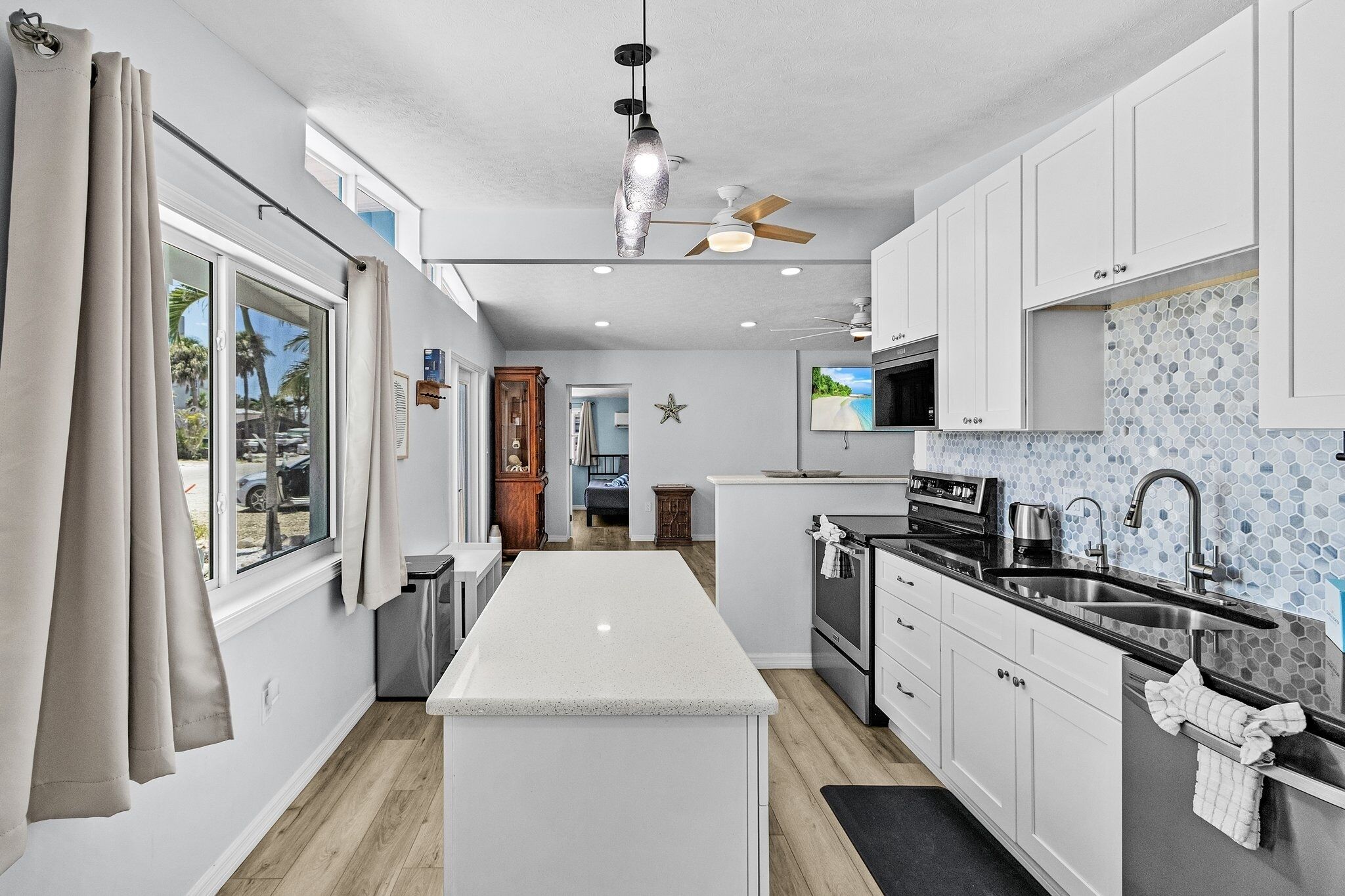 House, 3 Bedrooms | Private kitchen | Fridge, oven, coffee/tea maker, toaster