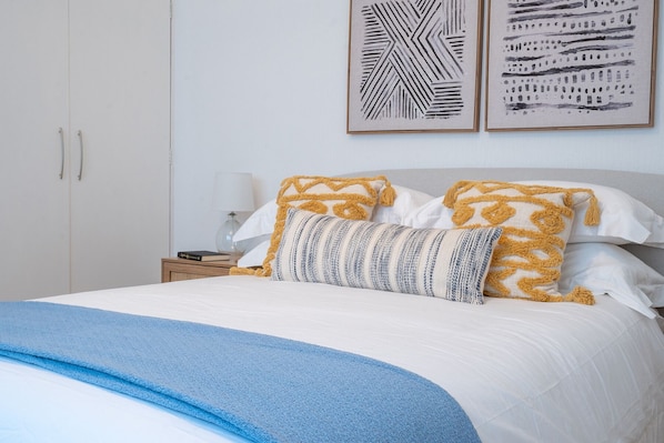 2 室のベッドルーム、客室ごとに異なる装飾、客室ごとに異なるインテリア、WiFi (無料)