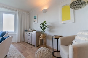 Living area - Flat 17, The Stones (St Ives)