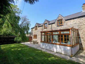 Exterior - Y Bwthyn (Llandysul)