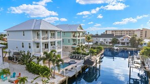 House, 5 Bedrooms | Exterior