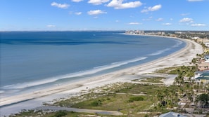 House, 5 Bedrooms | Beach