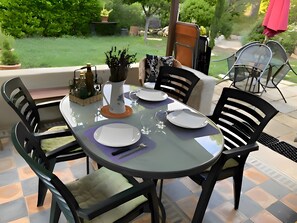 Outdoor dining