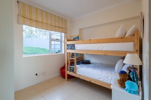 4 室のベッドルーム、WiFi、ベッドシーツ