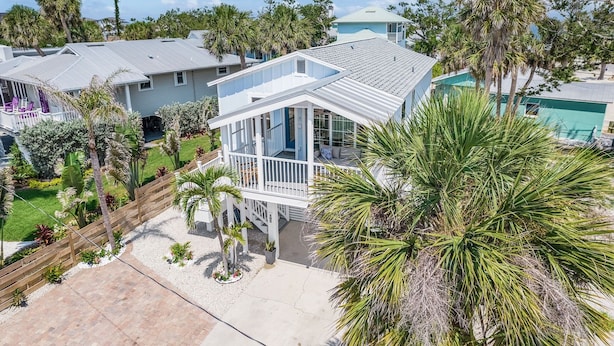 Unclassified image, 1 of 44, button - 197 Beach Daze: 3br Pool Home, W/ Deeded Beach Access! 3 Bedroom Home (Fort Myers Beach)