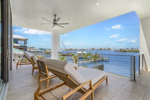 Terrace/patio - 793 Shoreline Estate: 6bd/6br, Luxurious Pool Home On The Water! 6 Bedroom Home (Fort Myers Beach)