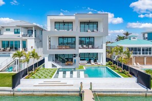 Casa, 6 habitaciones | Alberca | Alberca climatizada 