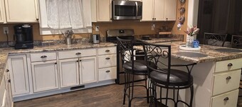 4BR Spartanburg Getaway | Porch + Full Kitchen