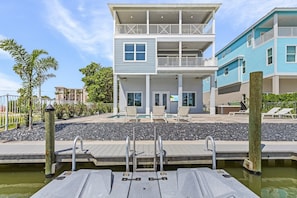 House, 5 Bedrooms | Exterior