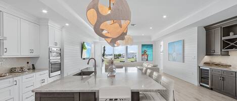 House, 5 Bedrooms | Private kitchen