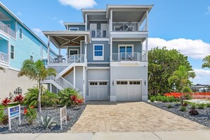 House, 5 Bedrooms | Exterior