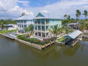 Exterior - 135 Island Escape: 5br Home W/ Pool And Spa! 5 Bedroom Home (Fort Myers Beach)