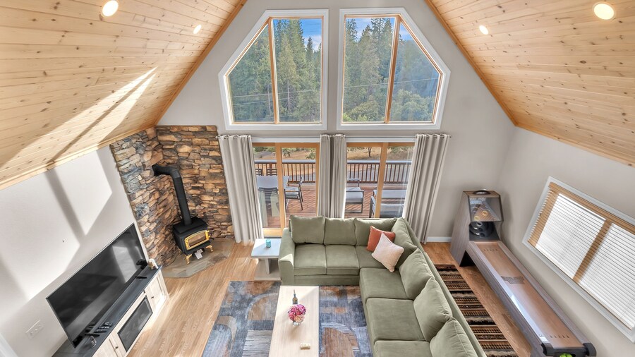 Prasad Retreat - Sunny Home W/ Deck & Air Hockey 3 Bedroom Home by Bear Valley Vacation Rentals