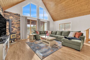 House, 3 Bedrooms | Living area | Smart TV, streaming services