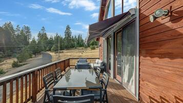 House, 3 Bedrooms | Outdoor dining