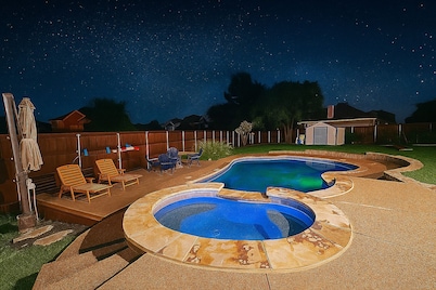 Villa D’Oro, Poolside Playhouse: Arcade & Iconic Themed Fun