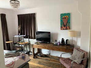 4 chambres, fer et planche à repasser, Wi-Fi, draps fournis