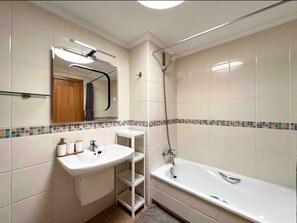 Håndklær og toalettpapir