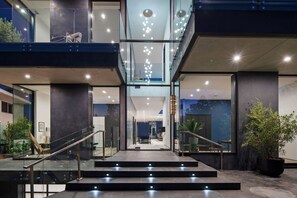 �المنشأة من الداخل