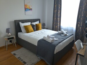 2 bedrooms, desk, iron/ironing board, free WiFi - 🏡 Evreux Central Lodge - Netflix - Wifi Fiber - Near train station & city center (Évreux)