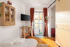 1 bedroom, iron/ironing board, free WiFi, bed sheets