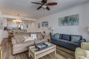 Living area - Seaside Serenity in Biloxi (Biloxi)