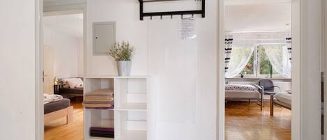 2 makuuhuonetta, silitysrauta/-lauta, Wi-Fi, vuodevaatteet